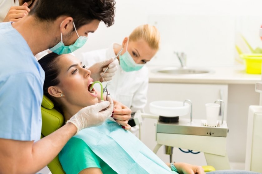 Higienistka stomatologiczna, a asystentka stomatologiczna - czym się różnią?